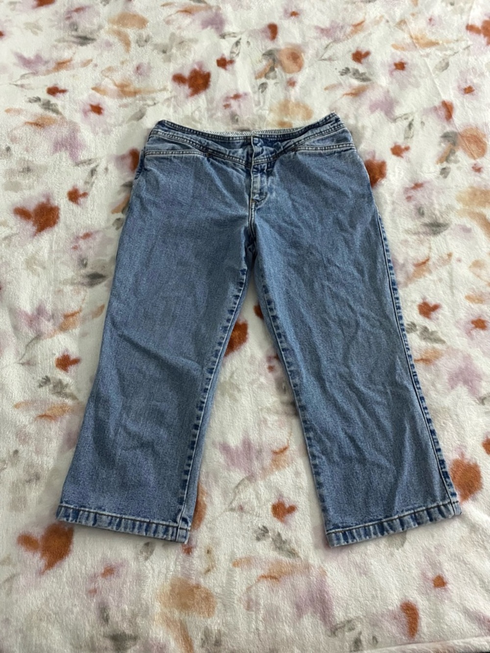 Tommy Hilfiger Classic Women's Straight-Leg Capri Jeans in Light Blue